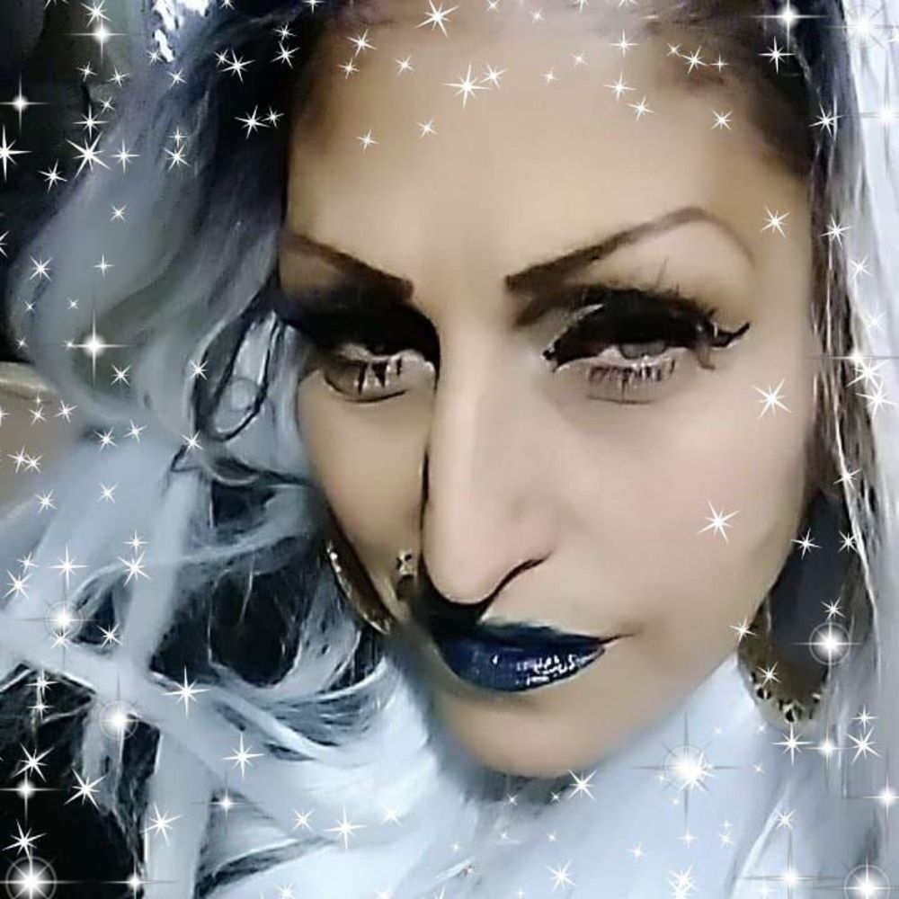 Meet your Posher, Jeannette